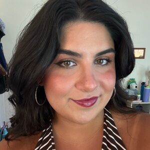 Meet your Posher, Mia